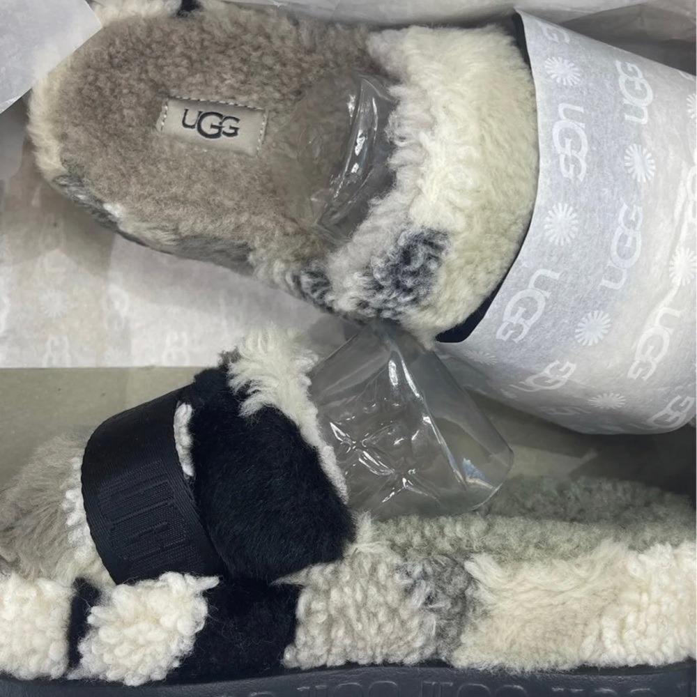 Womens Ugg slides